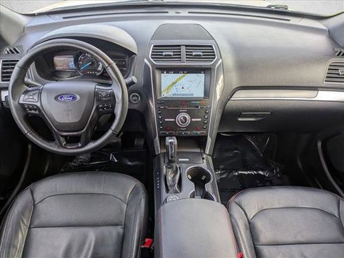 Used 2018 Ford Explorer Sport image 17