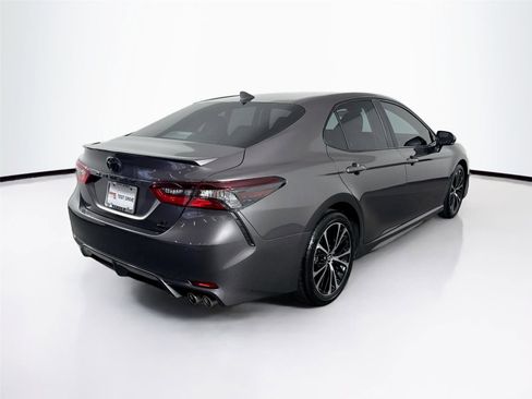 Certified 2022 Toyota Camry SE image 10
