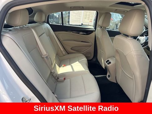 Used 2018 Buick Regal Essence w/ Driver Confidence Package #1 FWD image 18