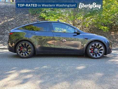 Used 2024 Tesla Model Y Performance AWD/4WD image 4