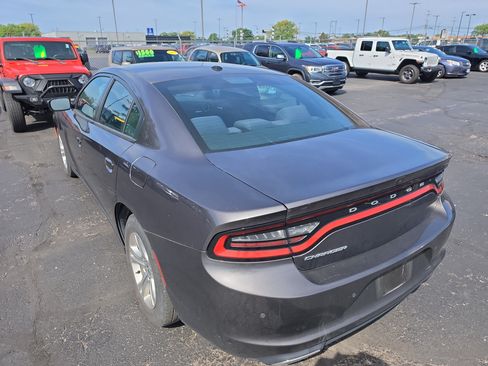 Used 2020 Dodge Charger SXT RWD image 5
