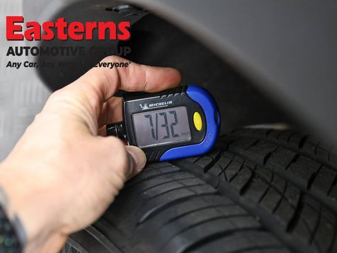 Used 2025 Nissan Pathfinder SV FWD image 29