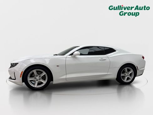 Used 2020 Chevrolet Camaro LT RWD image 2