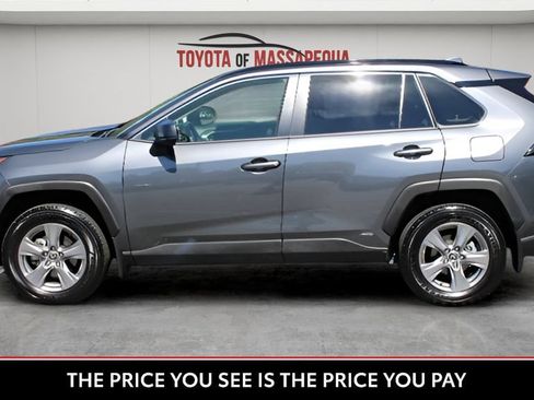 Used 2025 Toyota RAV4 LE AWD/4WD image 28