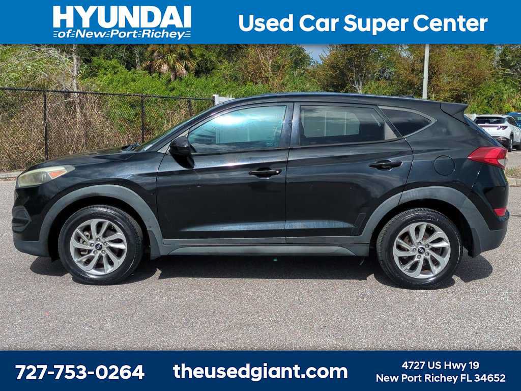 Used 2017 Hyundai Tucson SE FWD image 2
