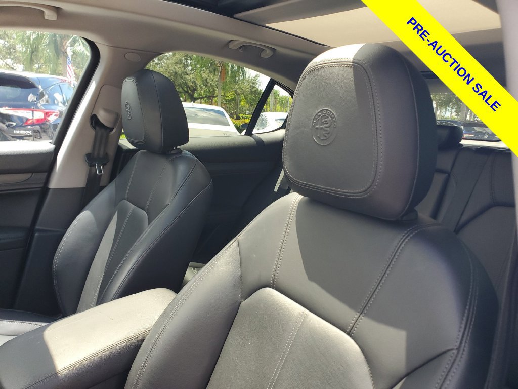 Used 2021 Alfa Romeo Stelvio Ti w/ Nero Edizione AWD/4WD image 17