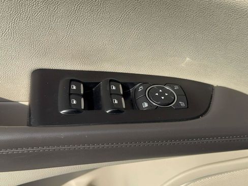 Used 2017 Lincoln MKX Select w/ Select Plus Package FWD image 16
