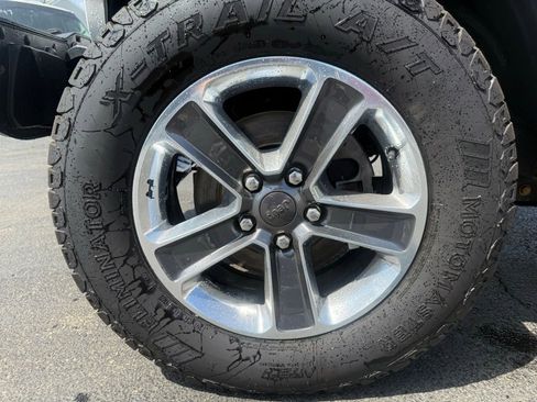 Used 2021 Jeep Wrangler Unlimited Sahara w/ Dual Top Group AWD/4WD image 8