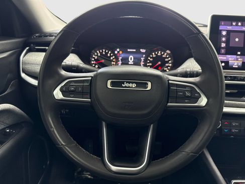 Used 2022 Jeep Compass Latitude w/ Sun and Sound Group AWD/4WD image 19