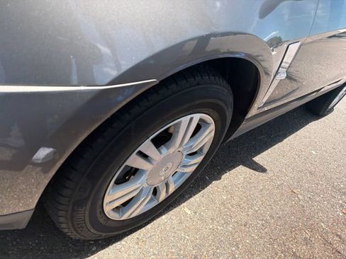 Used 2011 Cadillac SRX Luxury FWD image 18