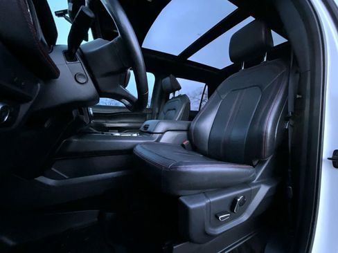 Used 2022 Ford Expedition Max Limited image 12