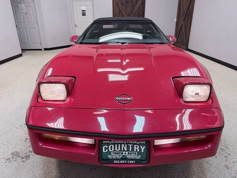Used 1986 Chevrolet Corvette Convertible image 2