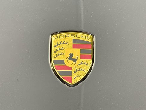 Used 2024 Porsche Macan AWD/4WD image 26