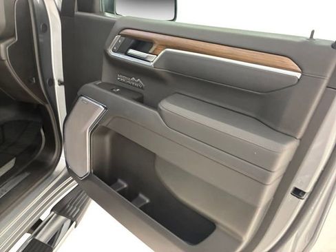 Certified 2025 Chevrolet Silverado 1500 High Country w/ High Country Premium Package AWD/4WD image 15