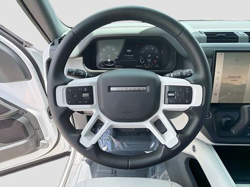 Used 2026 Land Rover Defender 110 S AWD/4WD image 40