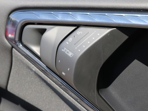 Used 2025 BMW X3 xDrive30i w/ Premium Package image 25