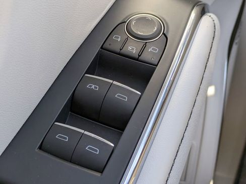 Used 2024 GMC Acadia Denali image 24