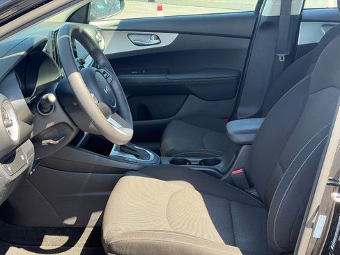 Used 2023 Kia Forte LXS FWD image 4