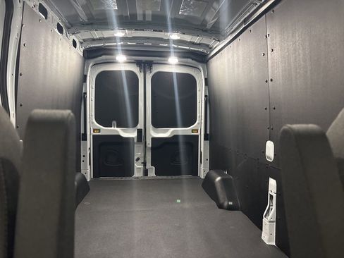 New 2026 Ford Transit 250 148 Medium Roof Extended AWD w/ Load Area Protection Package image 33