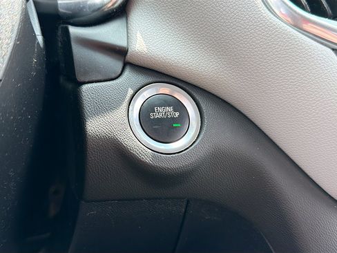 Used 2019 Chevrolet Equinox LS w/ LS Convenience Package FWD image 8