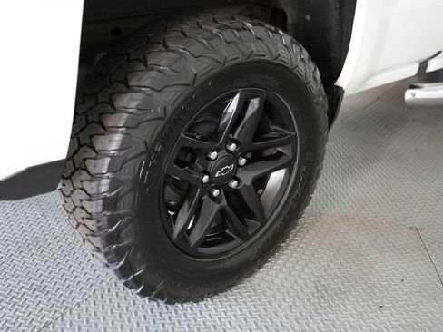 Used 2018 Chevrolet Silverado 1500 LT w/ All Star Edition AWD/4WD image 54