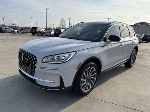 Used 2025 Lincoln Corsair Reserve w/ Equipment Group 202A image 3