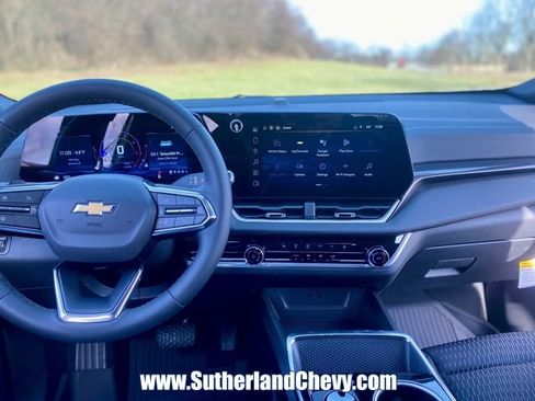 New 2026 Chevrolet Equinox LT w/ LPO, Floor Liner Package image 24