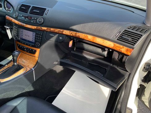 Used 2008 Mercedes-Benz E 350 Sport image 27