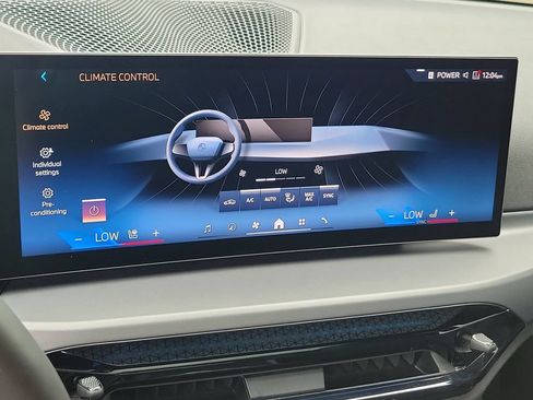 Used 2025 BMW 230i Coupe RWD image 31