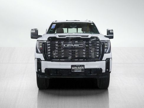 Used 2025 GMC Sierra 3500 Denali Ultimate AWD/4WD image 8