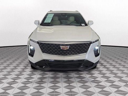 Certified 2024 Cadillac XT4 Premium Luxury FWD image 2