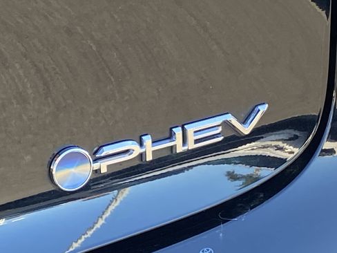 Used 2026 Toyota Prius Plug-In Hybrid image 5