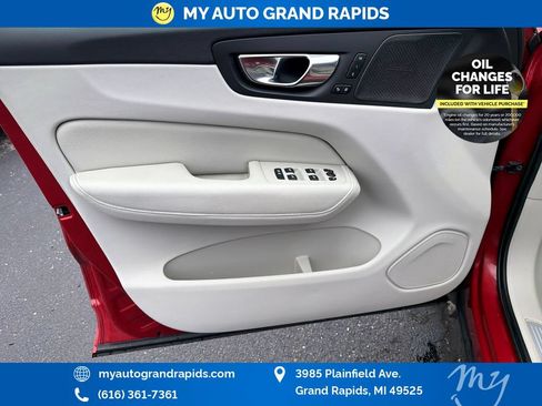 Used 2019 Volvo XC60 T6 Momentum w/ Protection Package Premier AWD/4WD image 10