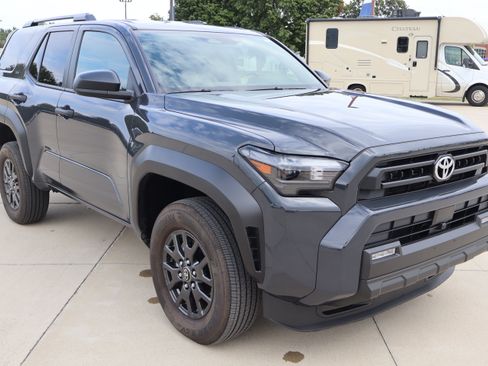 Used 2026 Toyota 4Runner SR5 AWD/4WD image 3