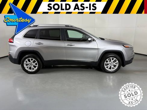 Used 2018 Jeep Cherokee Latitude Plus FWD image 9
