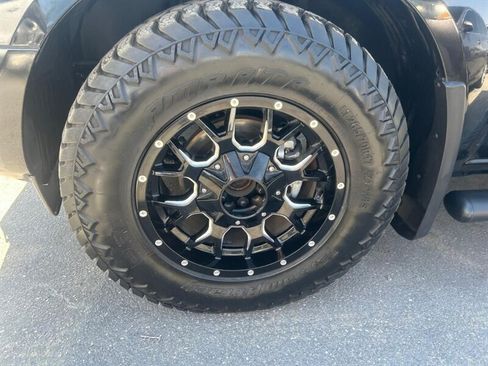 Used 2021 Nissan Frontier SV w/ Midnight Edition Floor Mats RWD image 28