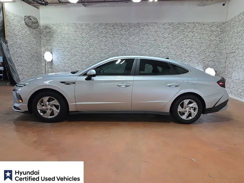 Used 2025 Hyundai Sonata SE FWD image 4