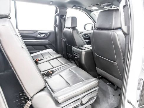 Used 2022 Chevrolet Suburban LT RWD image 34