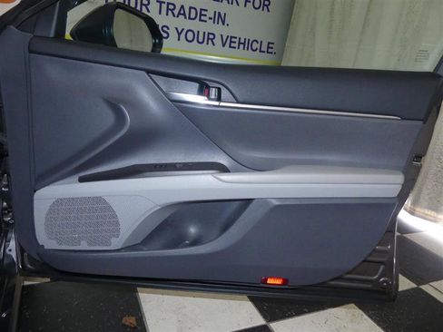 Used 2023 Toyota Camry SE image 25