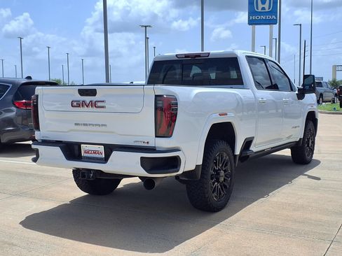 Used 2024 GMC Sierra 2500 AT4 w/ AT4 Premium Plus Package AWD/4WD image 7