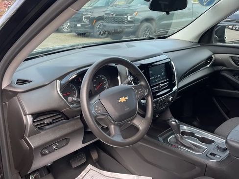 Used 2018 Chevrolet Traverse LS AWD/4WD image 4