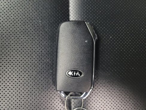 Used 2020 Kia Telluride LX AWD/4WD image 32