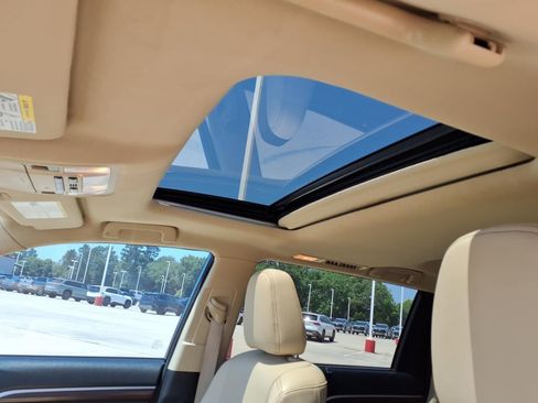Used 2016 Toyota Highlander Limited FWD image 13