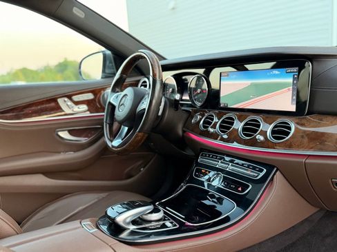 Used 2017 Mercedes-Benz E 400 4MATIC Wagon image 31