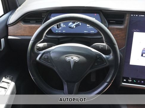 Used 2020 Tesla Model X Long Range AWD/4WD image 3