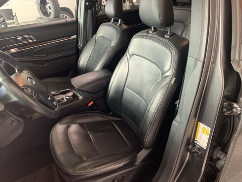 Used 2019 Ford Explorer Limited w/ Class III Trailer Tow Package AWD/4WD image 13