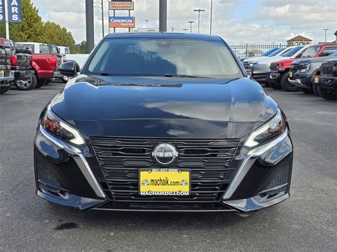 Used 2024 Nissan Altima 2.5 S image 2