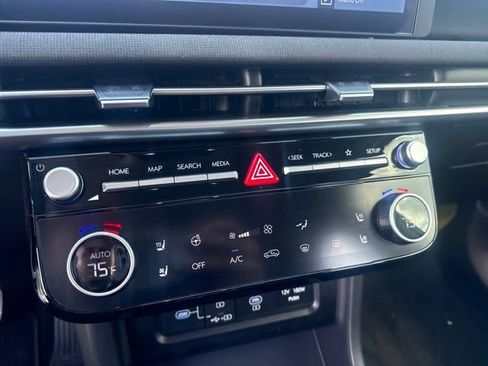 Used 2025 Hyundai Tucson Limited FWD image 18