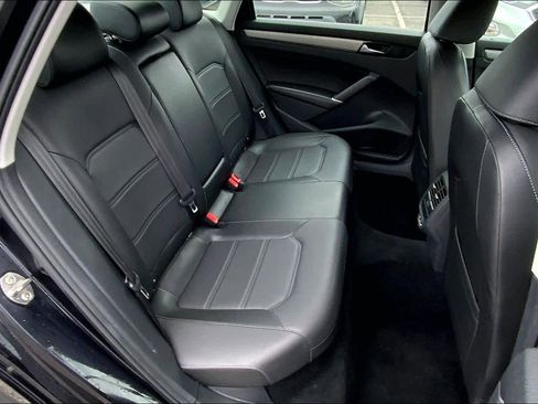 Used 2022 Volkswagen Passat 2.0T SE image 18