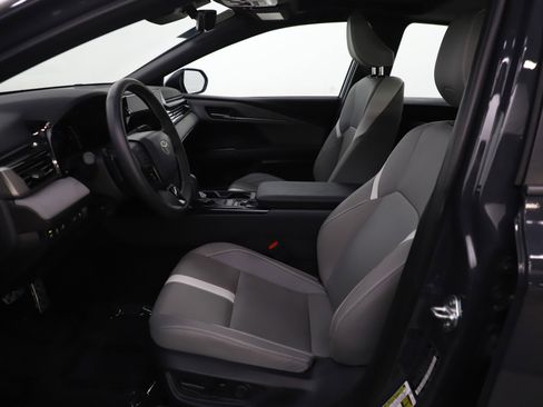 Used 2025 Toyota Camry SE w/ Multimedia Upgrade Package image 16